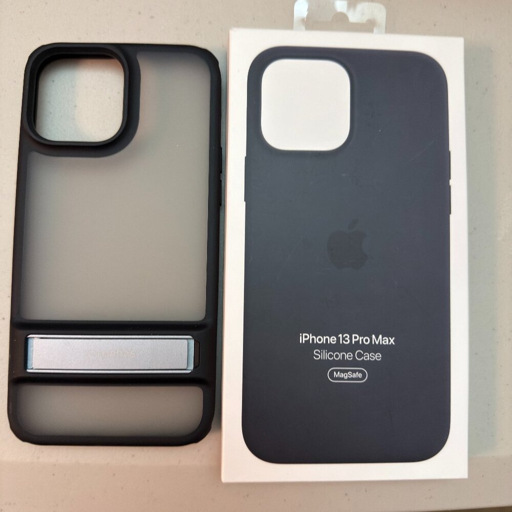 Apple iPhone 13 Pro Max Silicone Case - Black and Silver